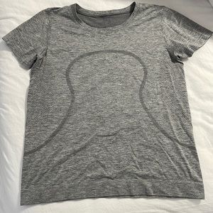 Lululemon short sleeve tee